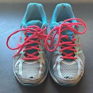 Asics Gel-Cumulus Gray and Blue Running Sneakers with Neon Red Laces